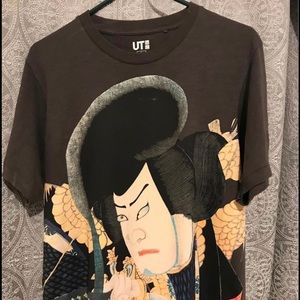 Uniqlo men’s t shirt samurai size large